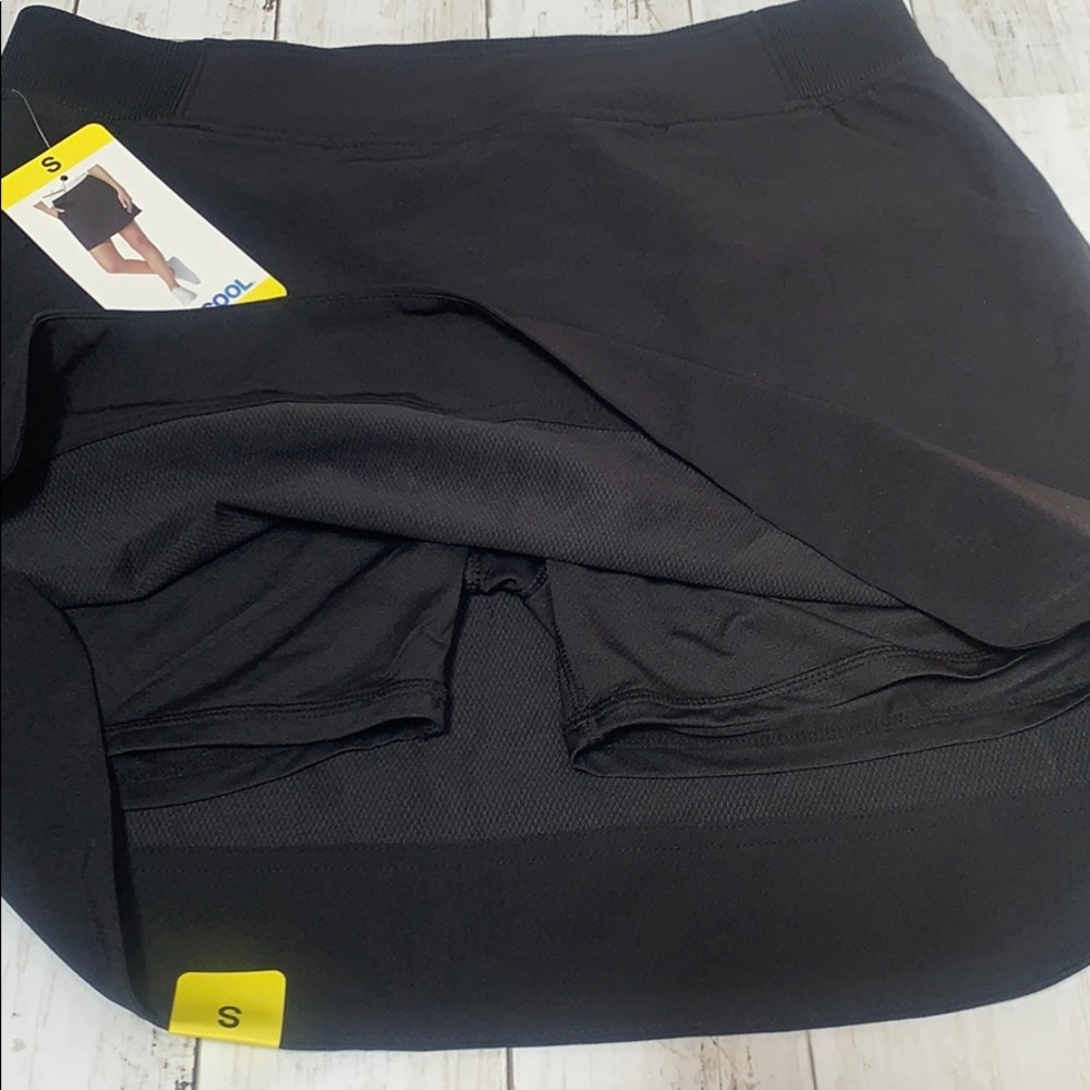 New! 32 degrees Black Skort 2 pockets - Picture 7 of 7